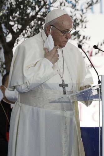 Divided reactions in US as pope backs same-sex civil unions